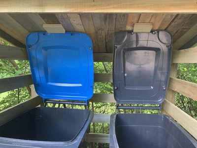 Extra feature - block of wood under roof to hold bin lid open.