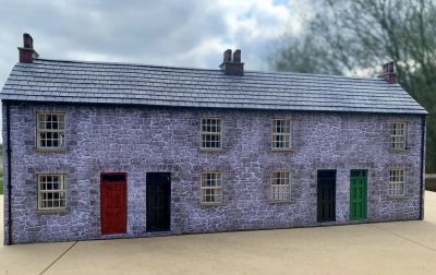 Scale Model Scenery KX080-00 Terraced Cottages.